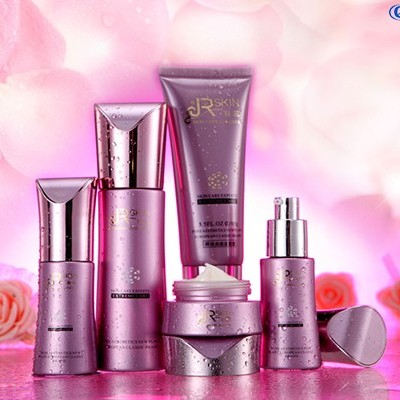 歐泉化妝品廠家的冰山保濕噴霧你擁有了嗎？