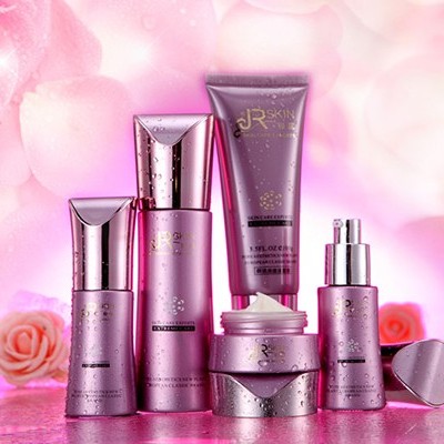 化妝品廠家：春季護(hù)膚8個小妙招